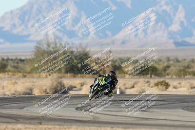 media/Dec-07-2025-CVMA (Sun) [[3e7d2de5dc]]/Race 18-Formula Twins-Formula 40 UL/